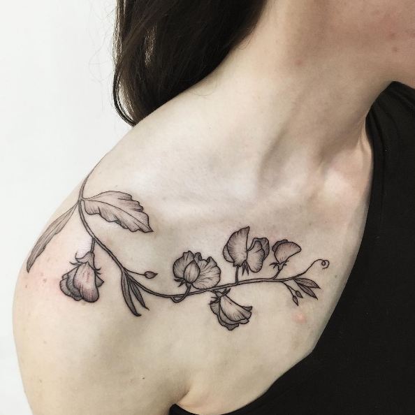 42 Beautiful Collar Bone Tattoos Designs And Ideas Of 2019 Collar Bone 42 Beautiful Collar Bone Tattoos Designs And Ideas Of 2019 Collar Bone