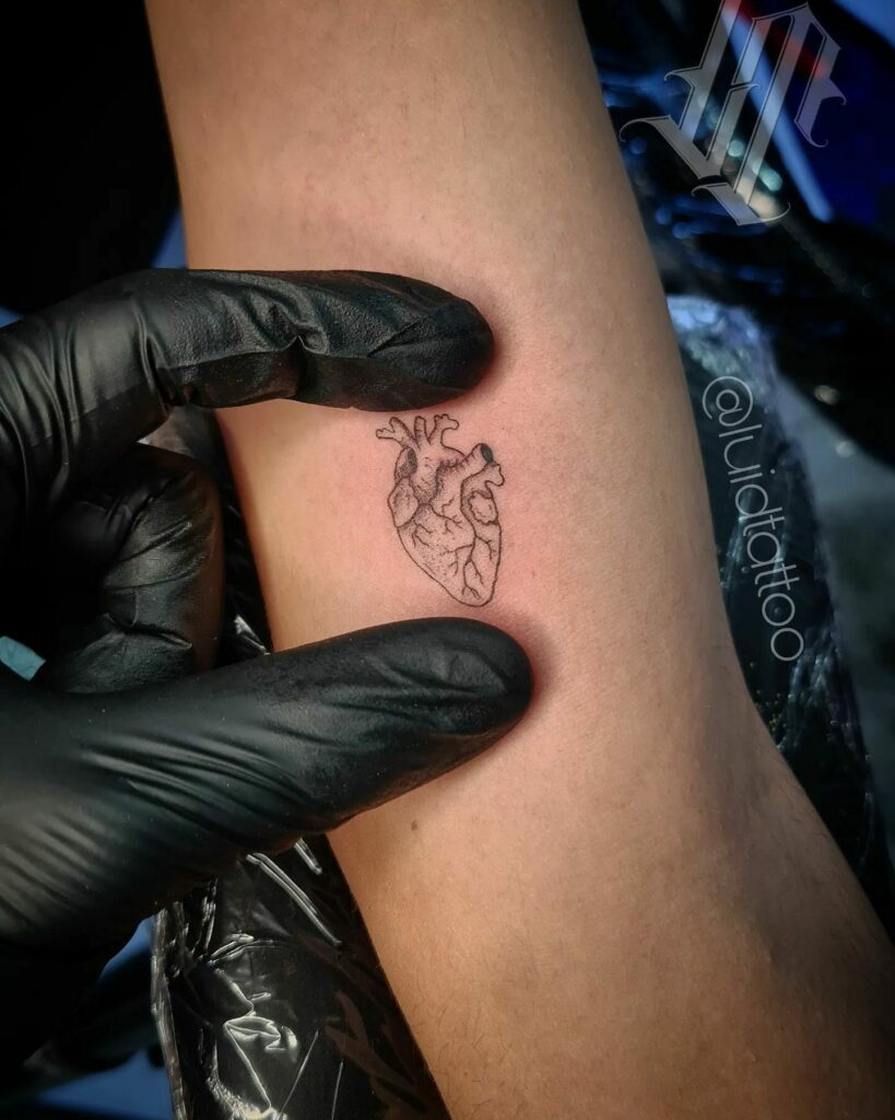 Ebony Tattoo Babe: Stunning Inked Beauty Inspiration